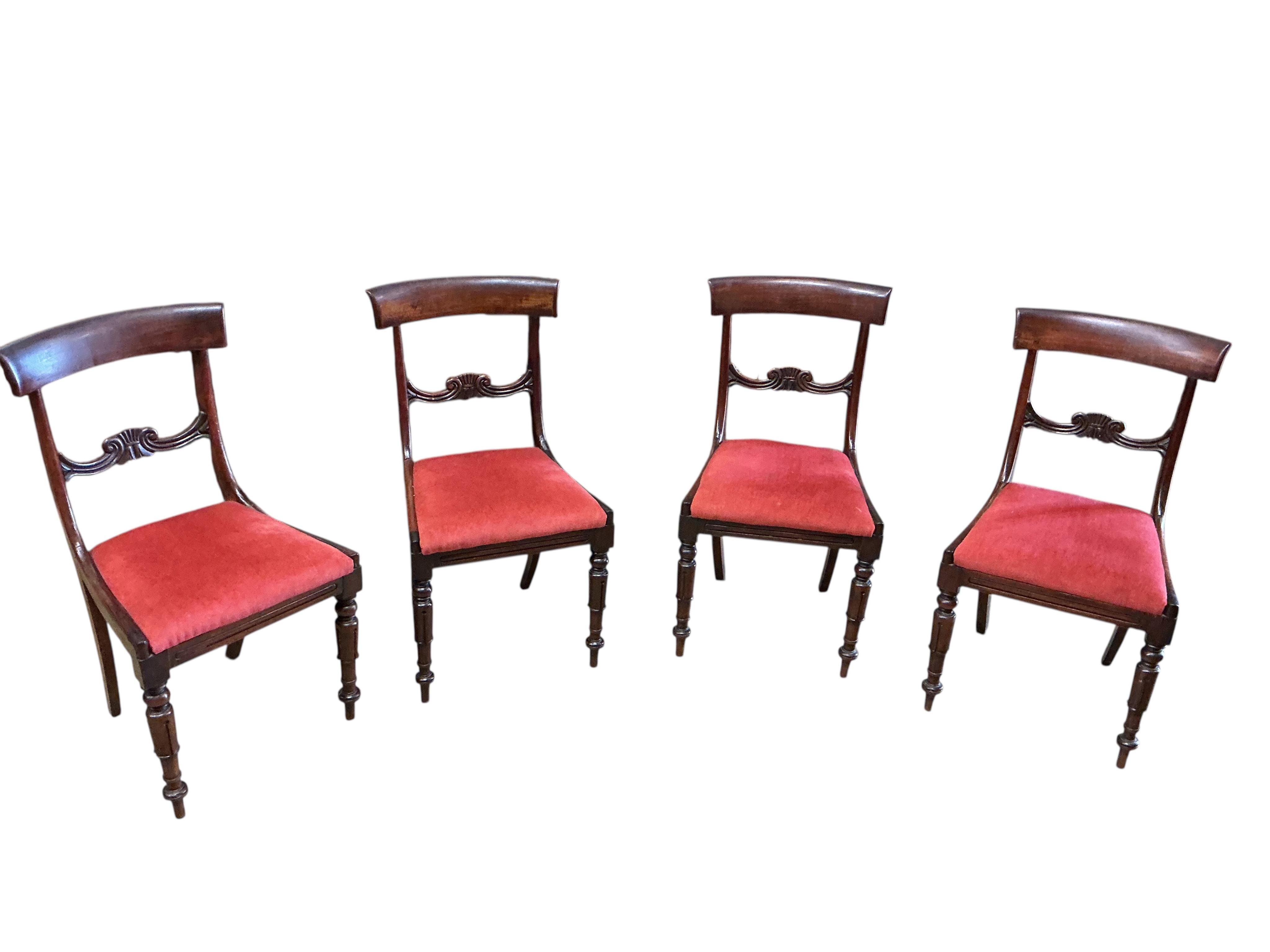 A Victorian mahogany extending dining table, 238cm extended, two spare leaves together with a harlequin set of six William IV mahogany dining chairs